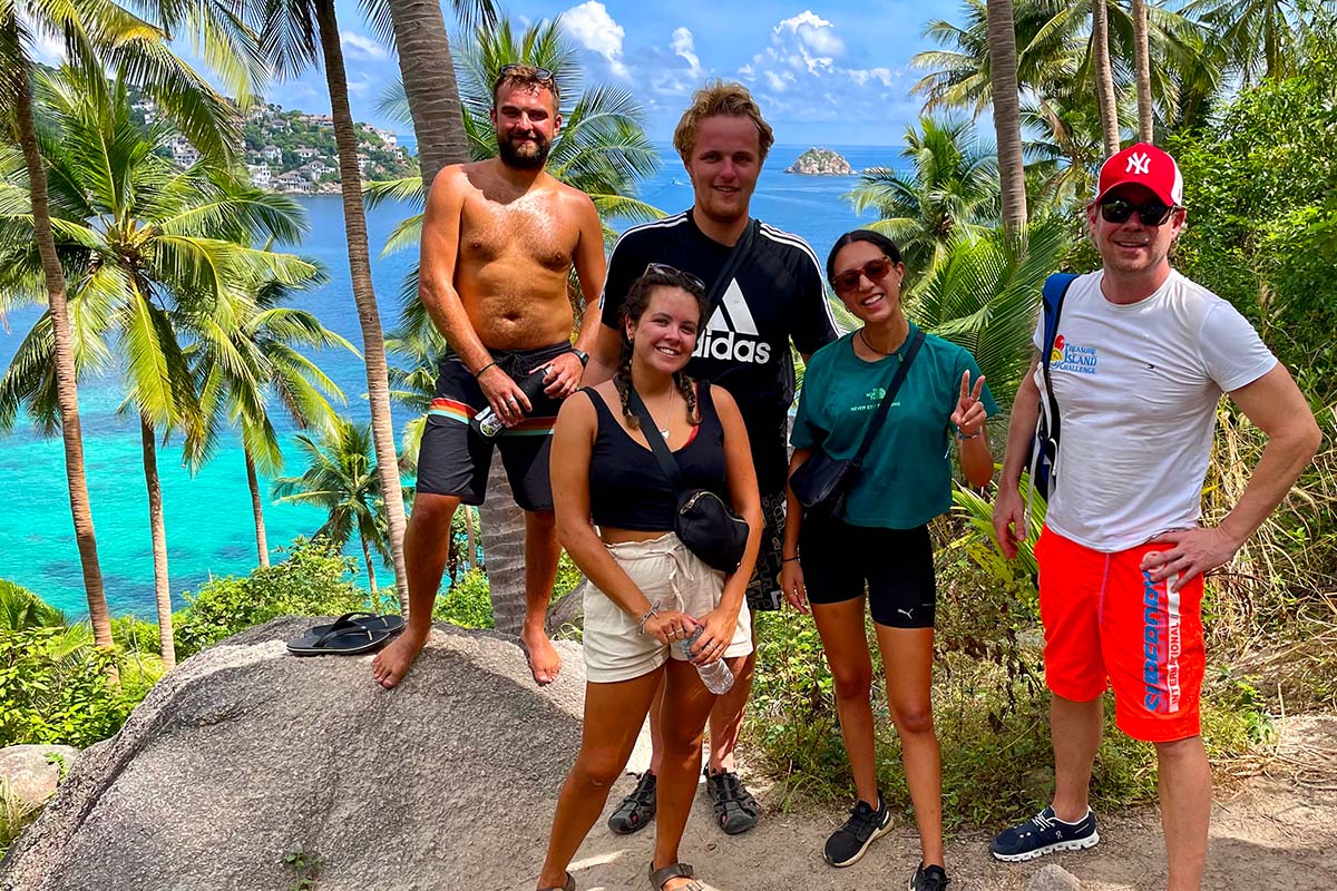 young men women treasure hunt trail guide koh tao